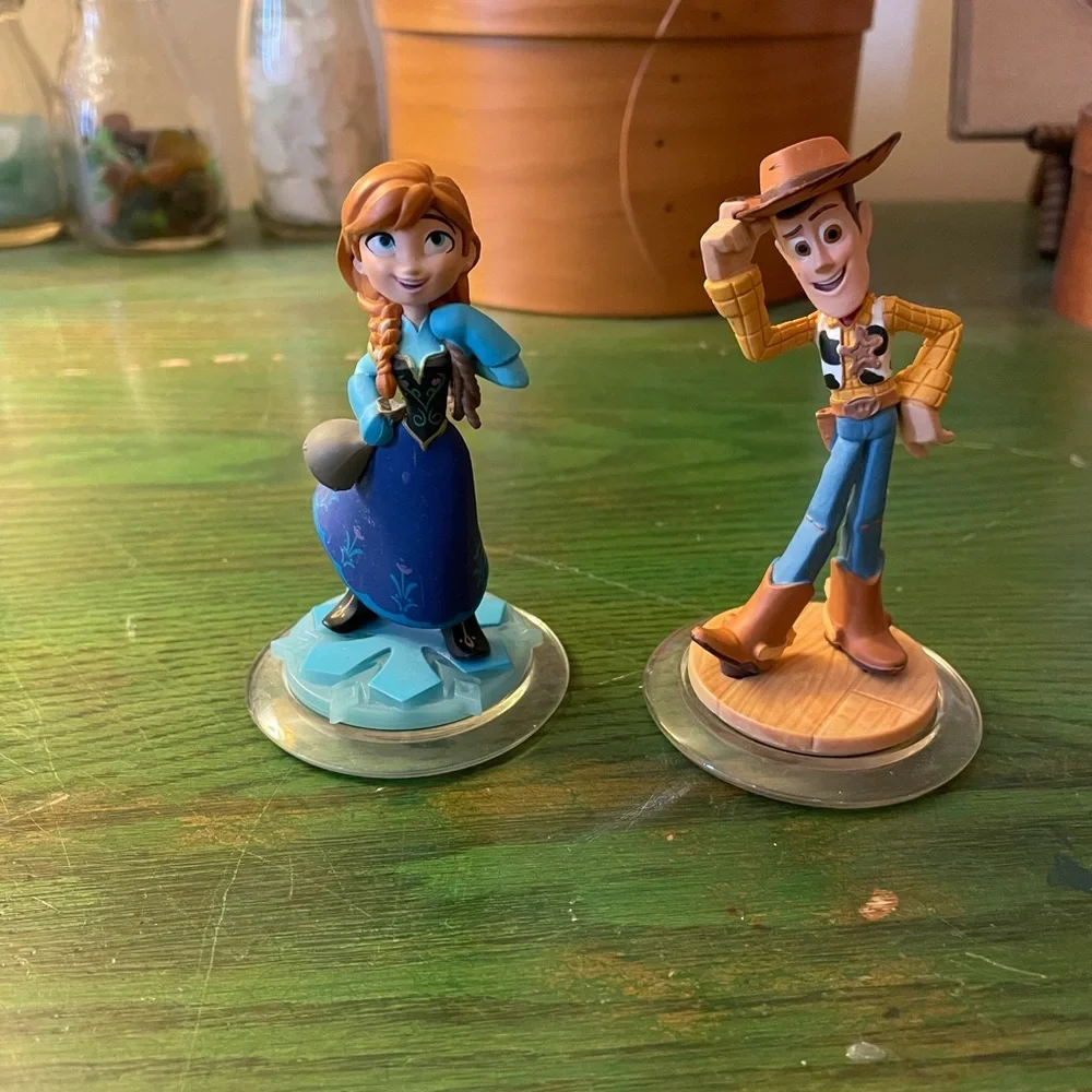 Disney Infinity 10 Characters, Portal Platform and Discs